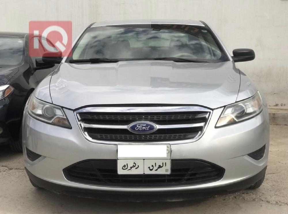 Ford Taurus